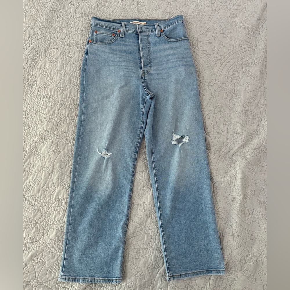 Levi’s Ribcage Straight Ankle Jeans